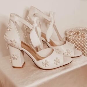 Elegant White Floral Pearl Accent Block Heel Sandals